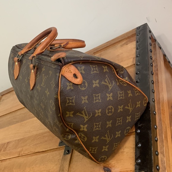 Louis Vuitton Vintage Speedy 35 Handbag. - Picture 13 of 17